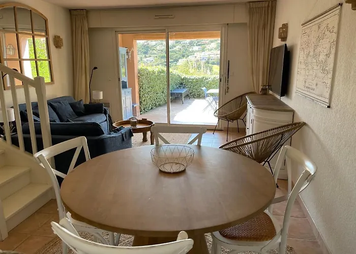 Les Greens - Ste Maxime - 6 Pers - Wifi - Proche Plages Et Centre-ville *