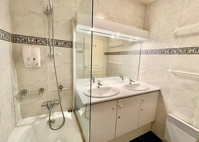 Les Greens - Ste Maxime - 6 Pers - Wifi - Proche Plages Et Centre-ville *